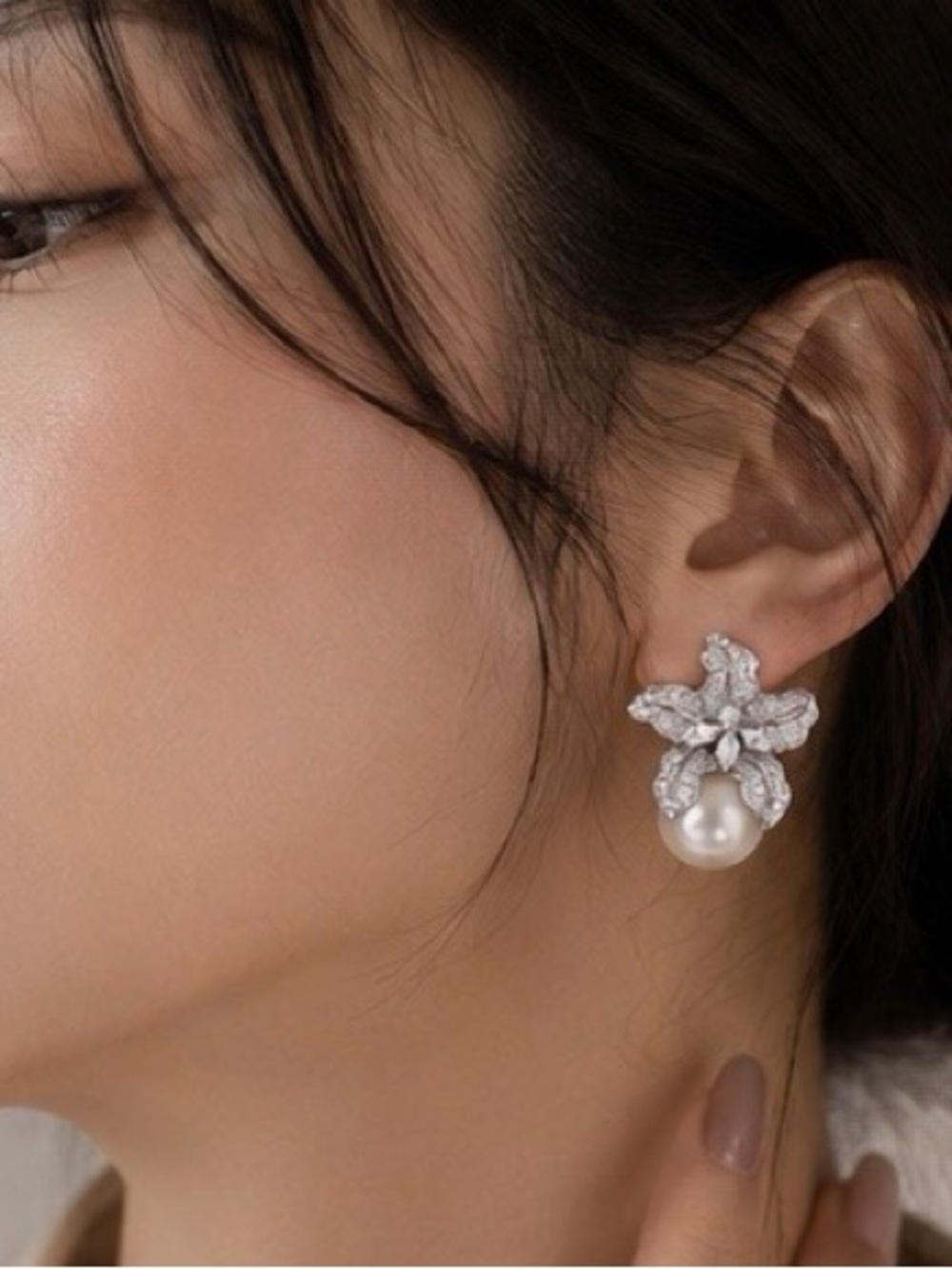 Couture Lily Pearl Earrings